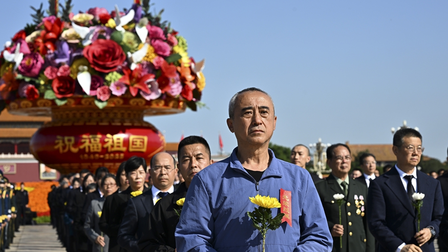 烈士紀(jì)念日向人民英雄敬獻(xiàn)花籃儀式在京隆重舉行