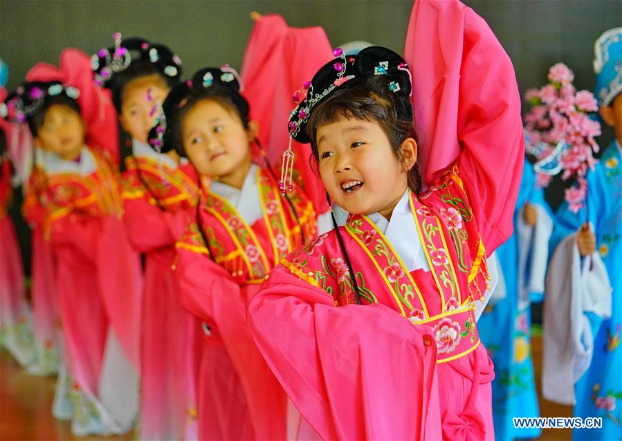 CHINA-HEBEI-LUANNAN-INTANGIBLE CULTURAL HERITAGE LESSONS (CN)