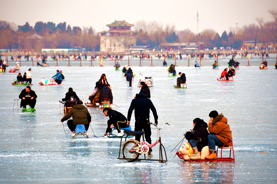 《冰面上的快樂(lè)》