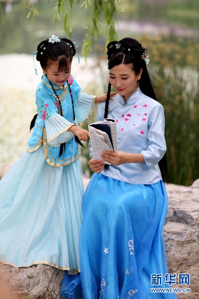 回歸經典與雅致—母女斗趣