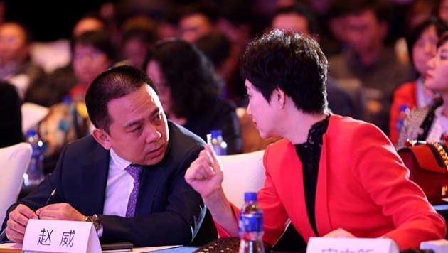 華夏幸福產(chǎn)業(yè)發(fā)展集團總裁趙威、《英才》雜志社社長宋立新現(xiàn)場交流