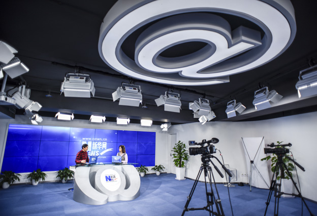 我熱愛公益，希望在這方面做出自己的貢獻。我會用我的畫作支援貧困的學生，支援患病的兒童，獻出我的愛心。