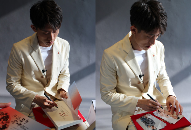 一個人最重要的素質其實就是認清自己，不管多么的成功，不要忘記自己的初心，這是最重要的。