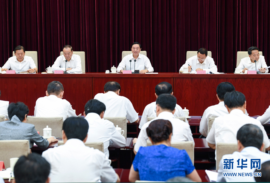 7月28日，中宣部在北京召開全國宣傳部長專題工作會議，學習貫徹習近平總書記在省部級主要領導干部專題研討班上的重要講話精神。中共中央政治局委員、中央書記處書記、中宣部部長劉奇葆出席會議并講話。新華社記者張領攝