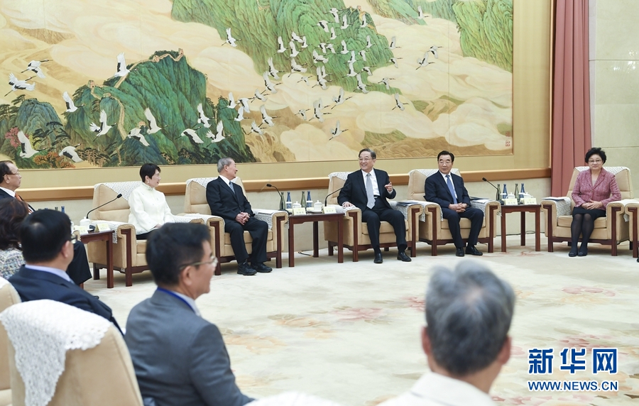 11月7日，全國政協主席俞正聲在北京會見饒穎奇率領的臺灣民意代表交流參訪團。新華社記者張領攝