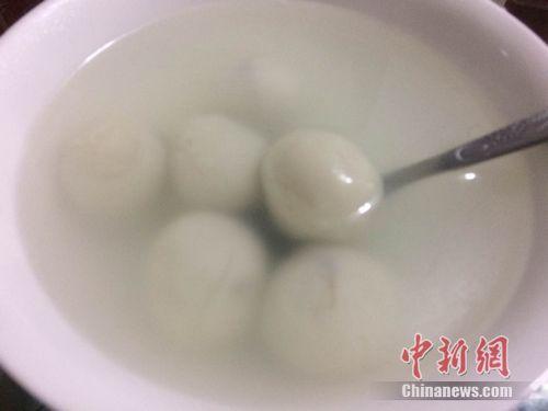 資料圖：湯圓煮制后，表面比元宵光滑，湯水相對清澈。 <a target='_blank'  ><p  align=