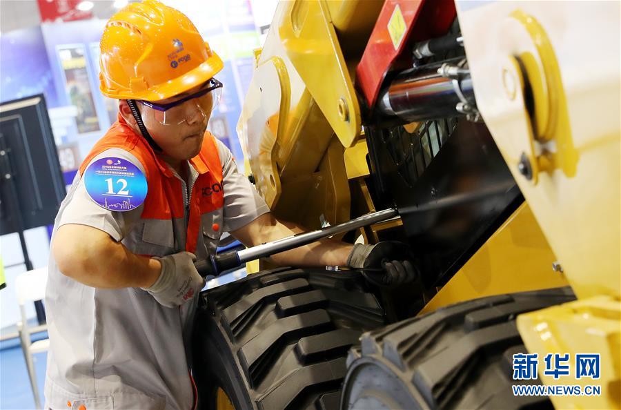 （新華全媒頭條&middot;圖文互動）（8）上下合力，聚力破障，開辟&ldquo;大國工匠&rdquo;建設新格局