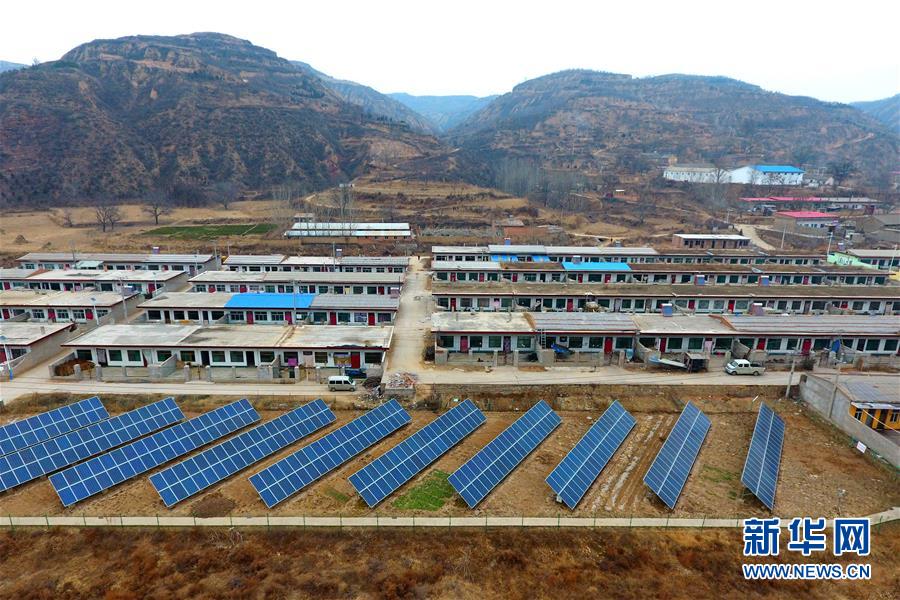 （新華全媒頭條&middot;圖文互動(dòng)）（4）脫貧攻堅(jiān)的重要一步&mdash;&mdash;寫在40個(gè)貧困縣脫貧摘帽之際