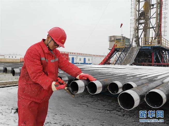 （走基層 聽民聲&middot;圖文互動）（2）&ldquo;條件進步了，好作風沒變&rdquo;&mdash;&mdash;記者夜守大慶油田1205鉆井隊