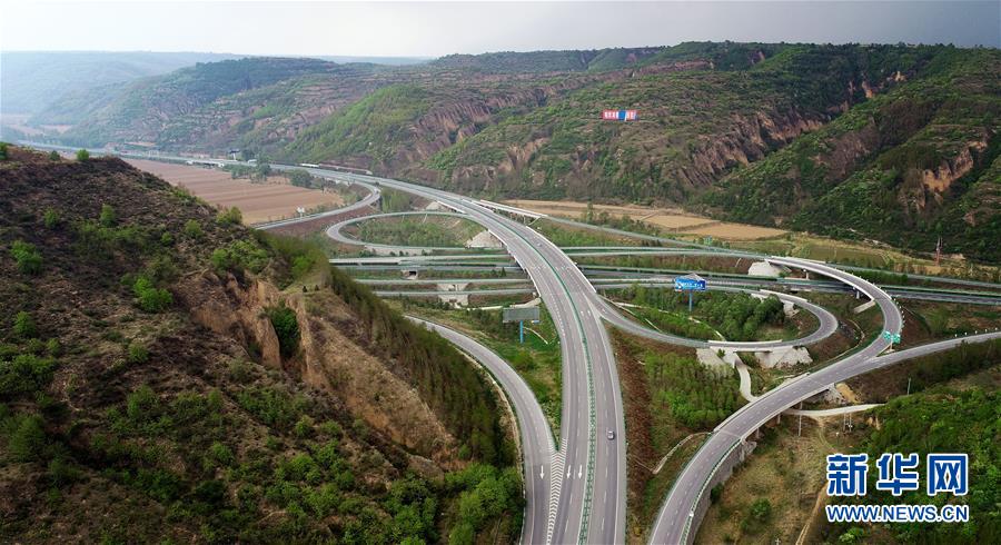 （新華全媒頭條&middot;圖文互動）（13）春暉沐浴寶塔山&mdash;&mdash;寫在延安各縣整體脫貧摘帽之際