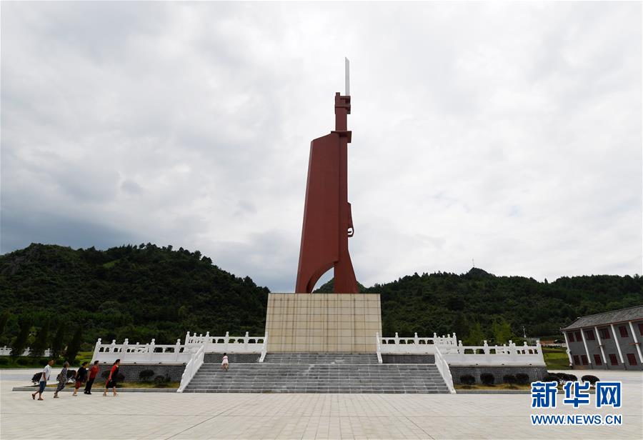 （壯麗70年·奮斗新時代——記者再走長征路·圖文互動）（2）他們，找到了3000多個紅軍烈士的名字