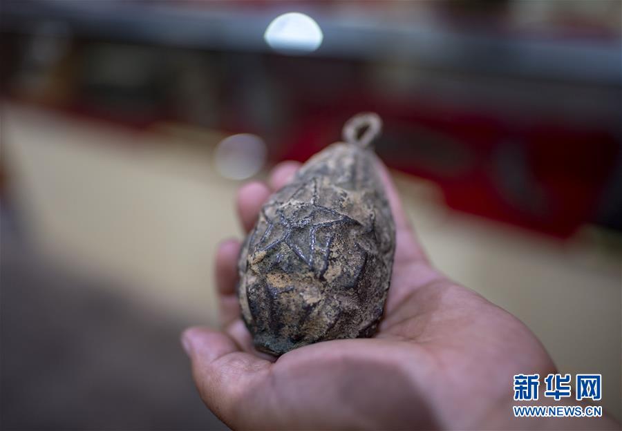 （壯麗70年·奮斗新時(shí)代——記者再走長征路·圖文互動）（5）赤子心紅色情——潘庭宏的紅色收藏之路