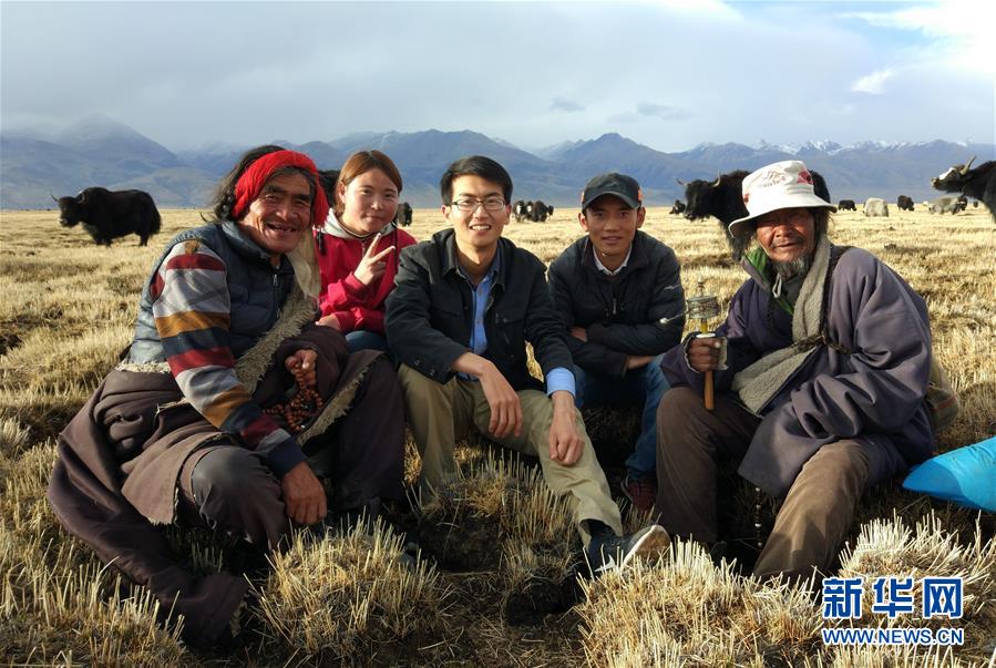 （在習近平新時代中國特色社會主義思想指引下&mdash;&mdash;新時代新作為新篇章&middot;總書記關心的百姓身邊事&middot;圖文互動)（1）&ldquo;我走進大山，是為了讓你走出大山&rdquo;&mdash;&mdash;大學生支教故事