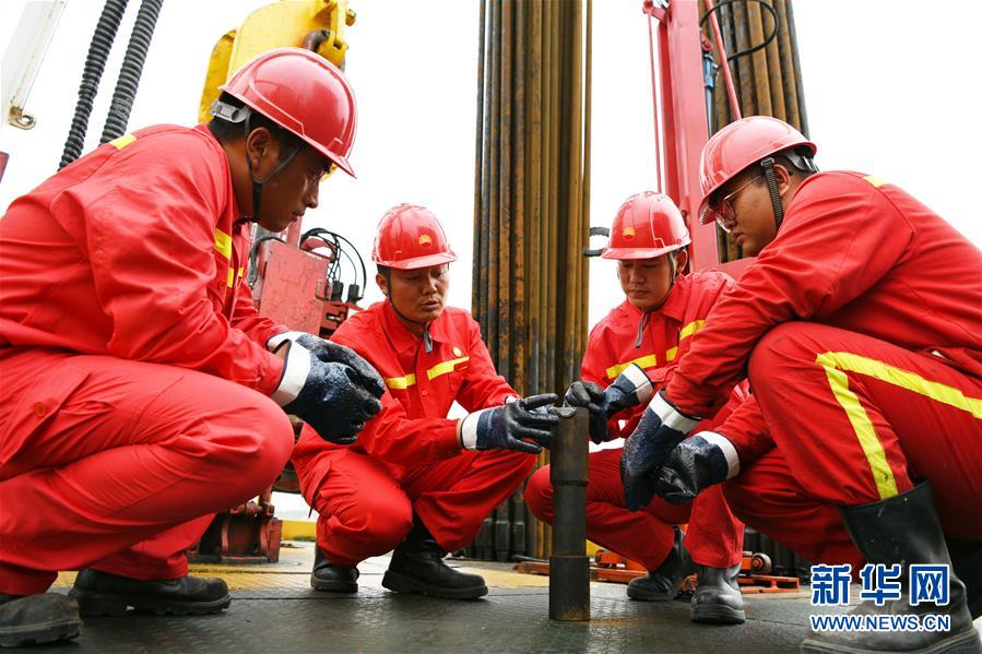 （圖文互動）（5）當好標桿旗幟 建設百年油田&mdash;&mdash;寫在大慶油田發現60周年之際