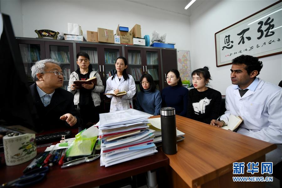 （在習(xí)近平新時(shí)代中國特色社會主義思想指引下——新時(shí)代新作為新篇章·總書記關(guān)切開放事·圖文互動(dòng)）（1）來中國“學(xué)種地”的“洋學(xué)生”