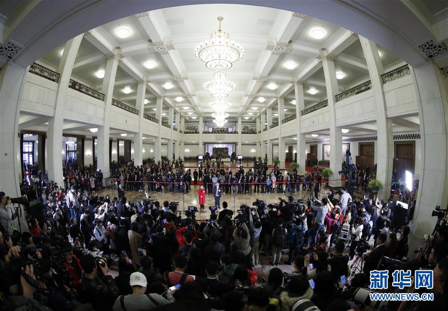 （兩會(huì)&middot;面對(duì)面）（17）全國政協(xié)委員接受采訪