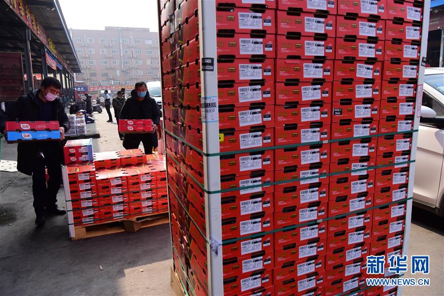 （聚焦疫情防控&middot;圖文互動）（2）吃的東西充足，做點花樣菜吧！&mdash;&mdash;中部地區(qū)最大農(nóng)產(chǎn)品批發(fā)市場見聞 