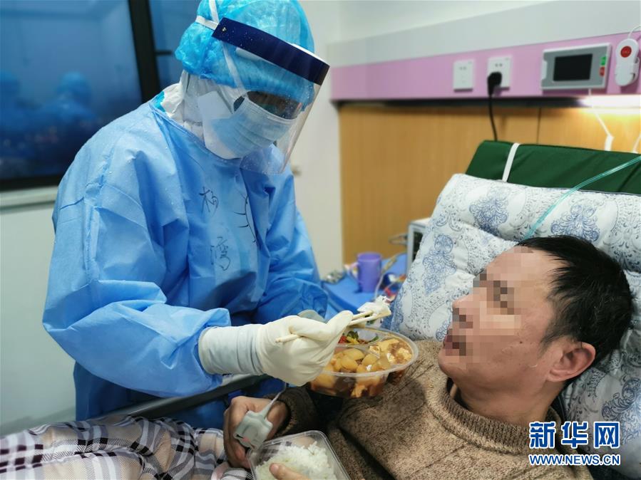 （一線抗疫群英譜&middot;圖文互動）（3）&ldquo;我們，撐得起！&rdquo;&mdash;&mdash;軍隊支援湖北醫療隊年輕醫務工作者的青春宣言