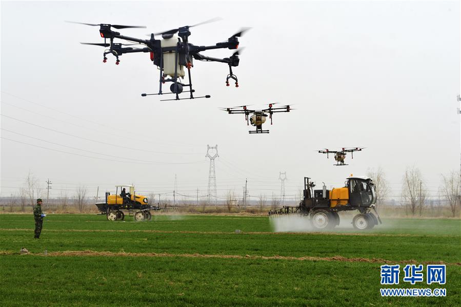 （新華全媒頭條&middot;在習(xí)近平新時代中國特色社會主義思想指引下&mdash;&mdash;新時代新作為新篇章&middot;圖文互動）（10）同心戰(zhàn)&ldquo;疫&rdquo;彰顯人民至上&mdash;&mdash;各地各部門貫徹落實習(xí)近平總書記重要指示精神統(tǒng)籌推進(jìn)疫情防控和經(jīng)濟(jì)社會發(fā)展 