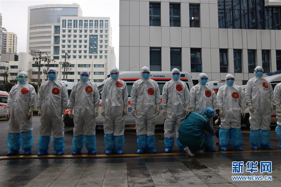 （聚焦疫情防控&middot;圖文互動）（7）急救車輪上的45天