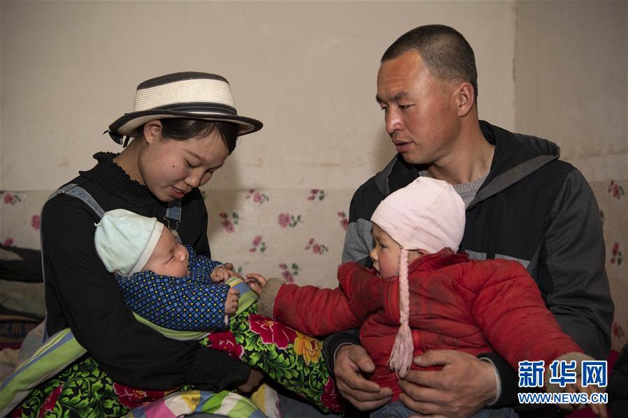 （新華全媒頭條&middot;圖文互動）（2）春天里的5個&ldquo;戰貧&rdquo;瞬間&mdash;&mdash;習近平總書記關于脫貧攻堅決策部署指引攻克最后的深貧堡壘