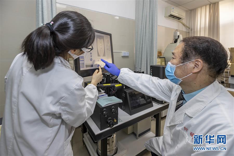 （代表委員履職·圖文互動）（2）“履職與行醫，都要精益求精”——全國政協委員吳煥淦履職記