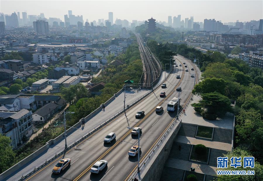 （新華全媒頭條&middot;圖文互動）（13）從人民中汲取磅礴力量&mdash;&mdash;習近平總書記同出席2020年全國兩會人大代表、政協委員共商國是紀實
