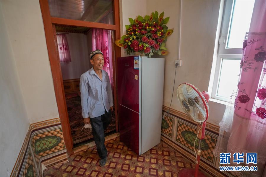 （決戰決勝脫貧攻堅&middot;圖文互動）（4）&ldquo;掃&rdquo;出脫貧路：南疆深貧村巧變&ldquo;創業村&rdquo;