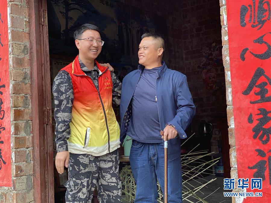 （在習近平新時代中國特色社會主義思想指引下&mdash;&mdash;新時代新作為新篇章&middot;習近平總書記關切事&middot;圖文互動）（4）青春做伴，西部放歌&mdash;&mdash;走近扎根西部建設邊疆的大學生們