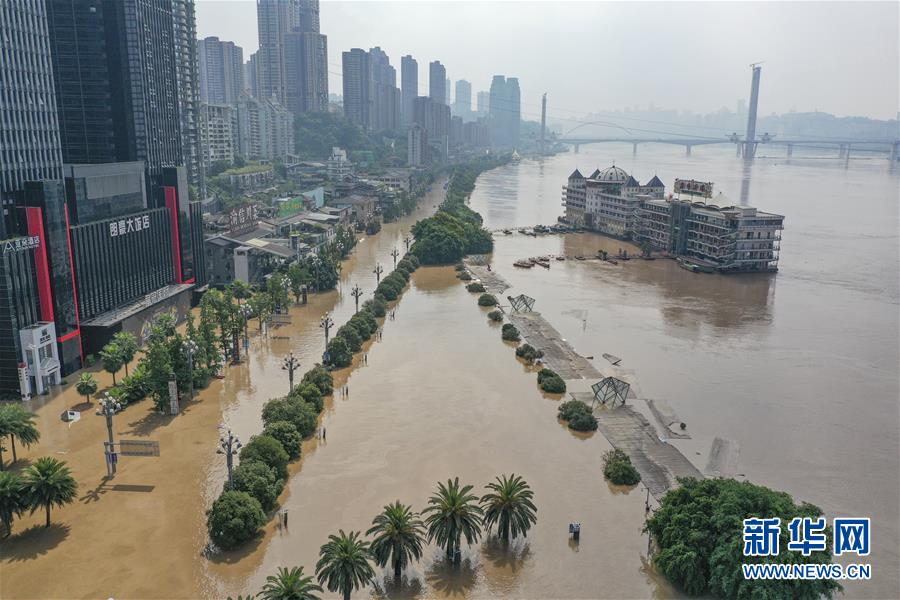 （防汛抗洪·圖文互動）（10）救援，在被洪水漫過的街巷之間——直擊重慶長江、嘉陵江抗洪一線