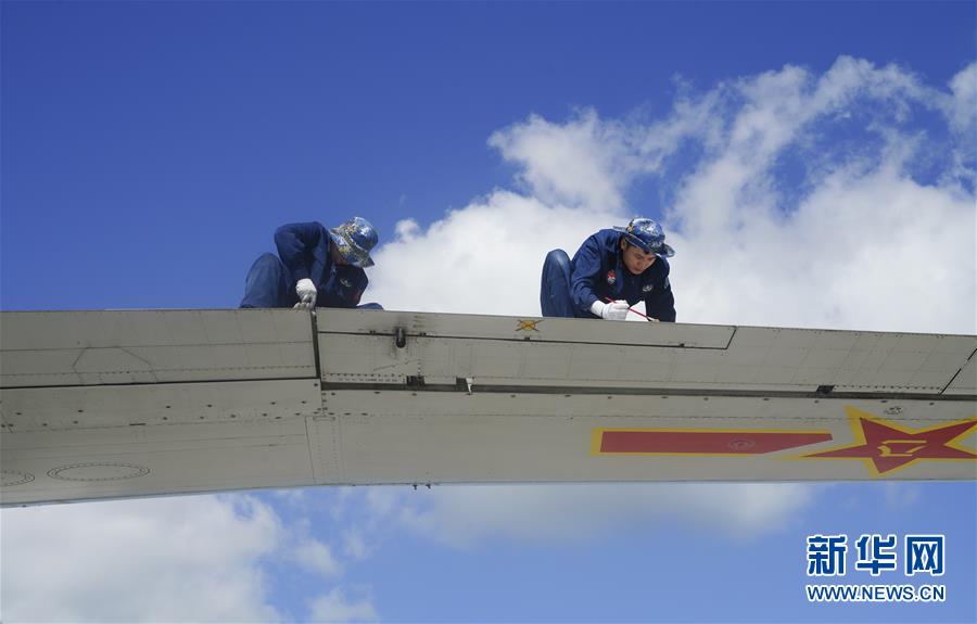 （在習(xí)近平強(qiáng)軍思想指引下&middot;我們?cè)趹?zhàn)位報(bào)告&middot;圖文互動(dòng)）（1）偵天探海 狩獵海空&mdash;&mdash;南部戰(zhàn)區(qū)海軍航空兵某師加速轉(zhuǎn)型提升新質(zhì)戰(zhàn)斗力記事