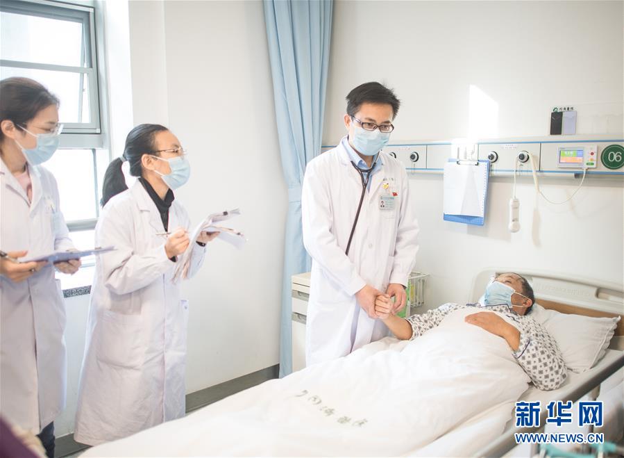 （抗疫先進事跡&middot;圖文互動）（3）用凡人微光照亮勝利之路&mdash;&mdash;戰&ldquo;疫&rdquo;先進代表素描