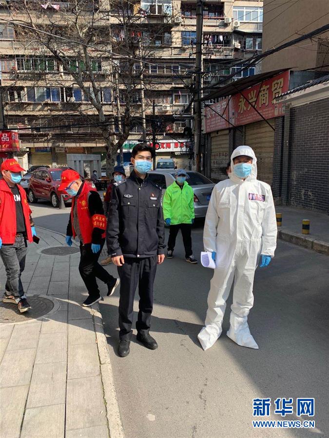 （習近平致敬的戰&ldquo;疫&rdquo;英雄&middot;公安干警篇&middot;圖文互動）（6）他們，抗疫一線鑄警魂