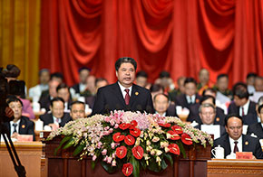 自治區黨委副書記、新疆生產建設兵團黨委書記、政委韓勇發言