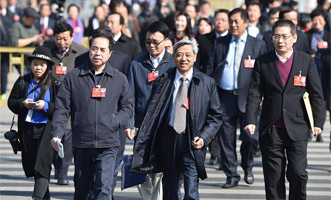 全國政協委員走向人民大會堂