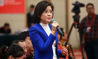 中央電視臺(tái)、中國國際電視臺(tái)記者提問