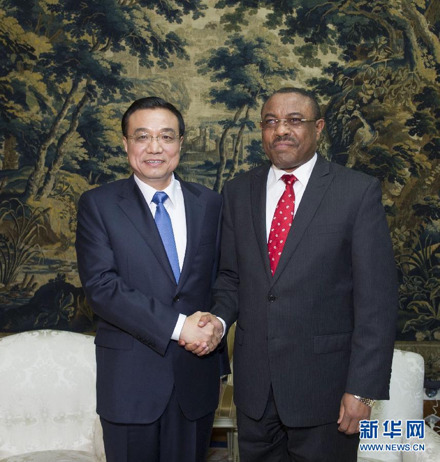 5月4日，中國國務(wù)院總理李克強在亞的斯亞貝巴與埃塞俄比亞總理海爾馬里亞姆舉行會談。  新華社記者 王曄 攝
