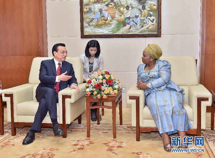 5月5日，中國國務院總理李克強在亞的斯亞貝巴非洲聯(lián)盟總部會見非盟委員會主席祖馬。 新華社記者李濤攝