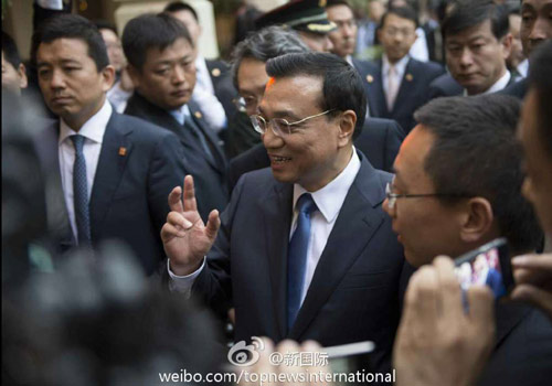 李克強(qiáng)：在非中企了解當(dāng)?shù)匚幕拍茉「D片來源：&ldquo;新國際&rdquo;微博。