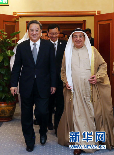 11月6日，正在巴林進行正式友好訪問的全國政協主席俞正聲在麥納麥會見巴林副首相穆罕默德。 新華社記者劉衛兵攝