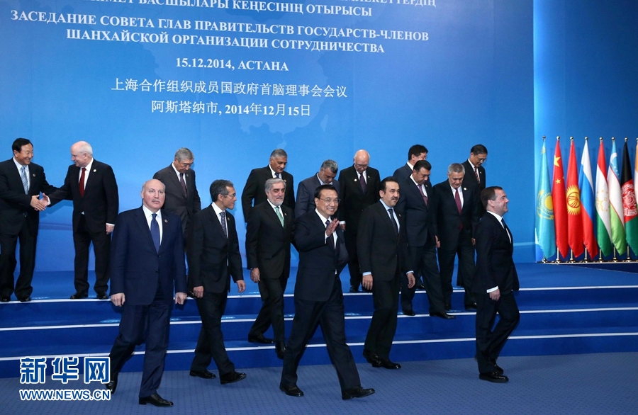 12月15日，中國(guó)國(guó)務(wù)院總理李克強(qiáng)在阿斯塔納出席上海合作組織成員國(guó)政府首腦理事會(huì)第十三次會(huì)議。 新華社記者 龐興雷 攝