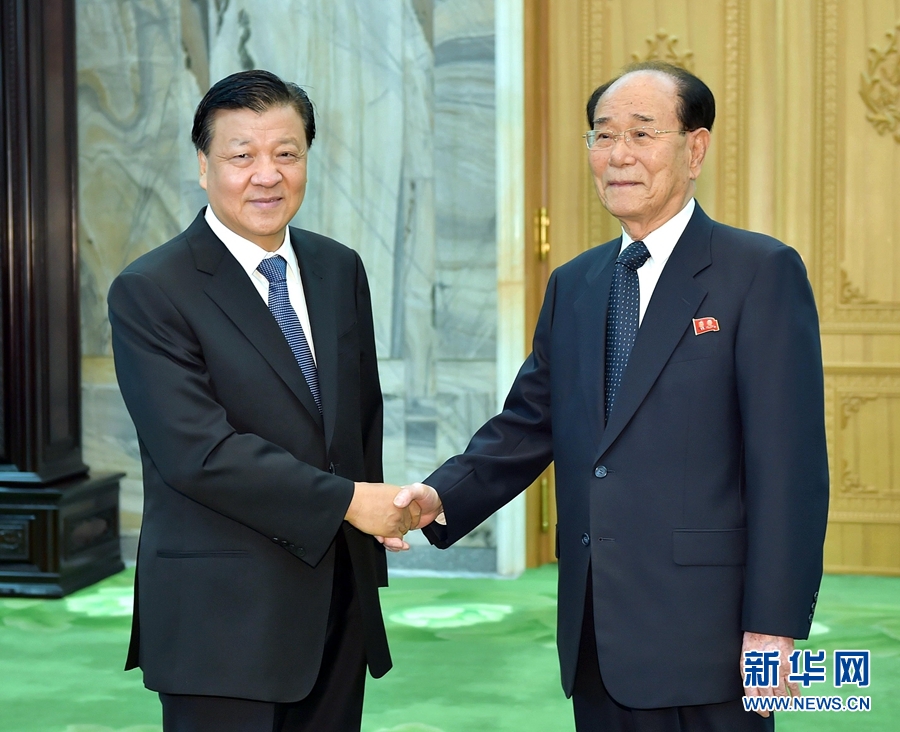 10月10日，正在朝鮮訪問(wèn)的中共中央政治局常委、中央書(shū)記處書(shū)記劉云山在平壤會(huì)見(jiàn)朝鮮勞動(dòng)黨中央政治局常委、最高人民會(huì)議常任委員會(huì)委員長(zhǎng)金永南。 新華社記者 李濤 攝