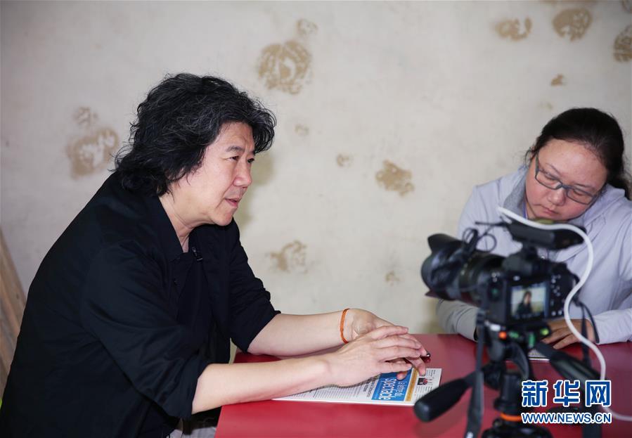 (國際·圖文互動)專訪:結合傳統與當代 推動中國戲劇國際化——訪話劇《茶館》導演孟京輝