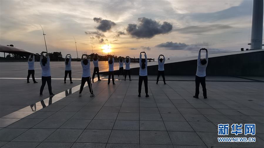 （國(guó)際疫情&middot;圖文互動(dòng)）（7）中國(guó)醫(yī)療專家組為赤道幾內(nèi)亞抗疫帶來(lái)&ldquo;希望之光&rdquo;