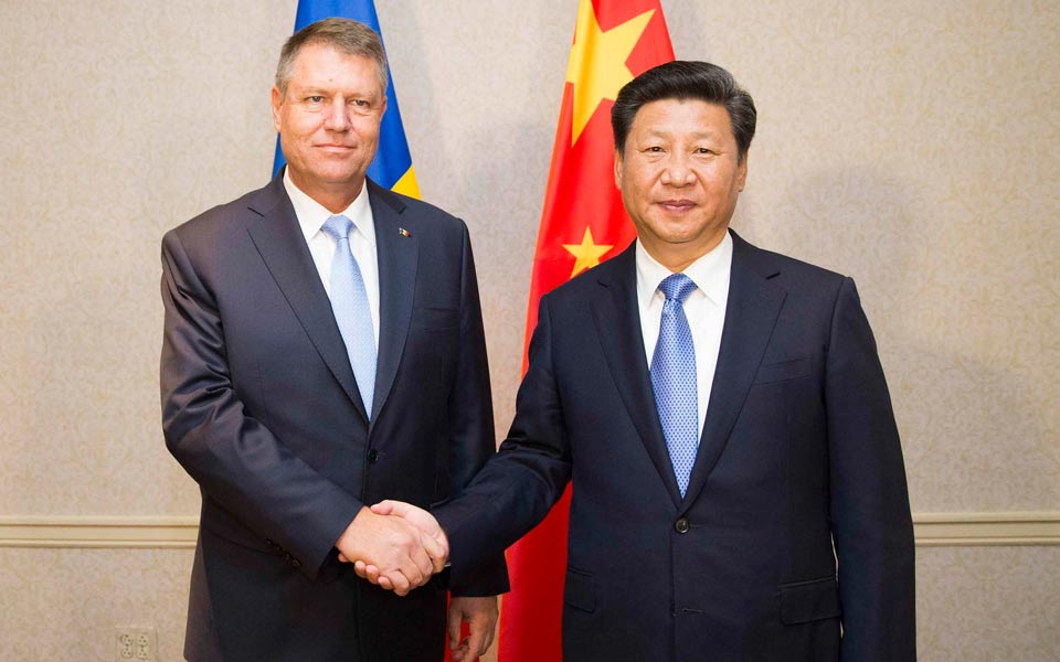 習近平會見羅馬尼亞總統約翰尼斯